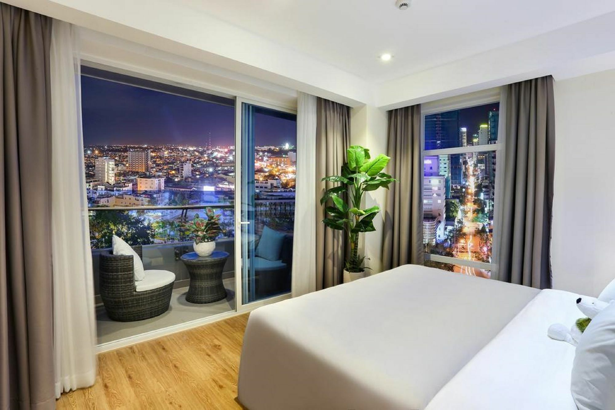 נה טראנג Atlantica Balcony Ocean View Serviced Apartment מראה חיצוני תמונה